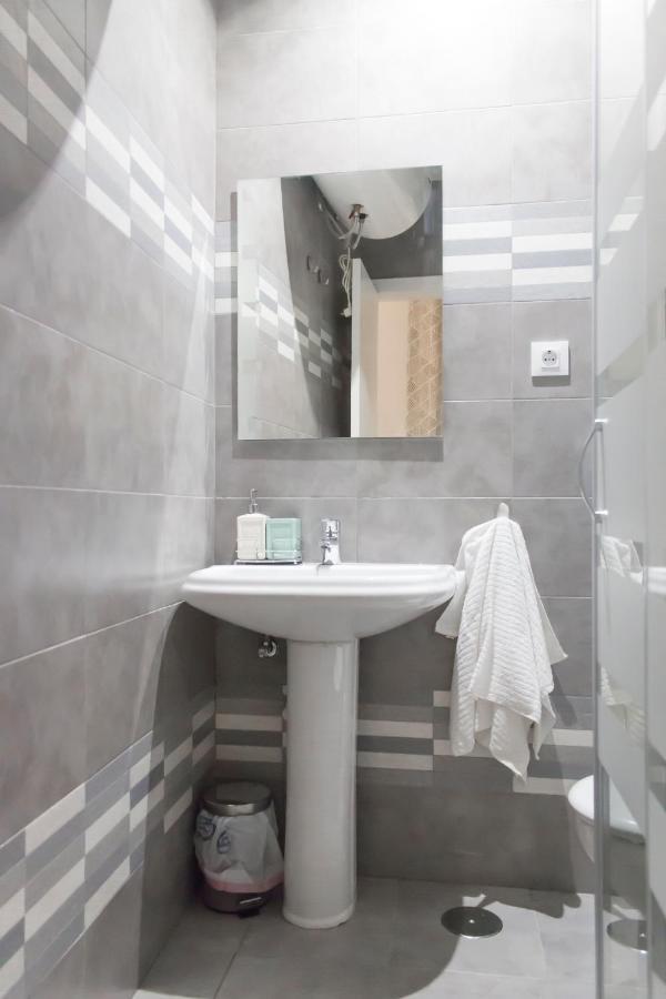 Studio In Ruda Close To Plaza Mayor & Parking Gratis Madrid Exterior photo